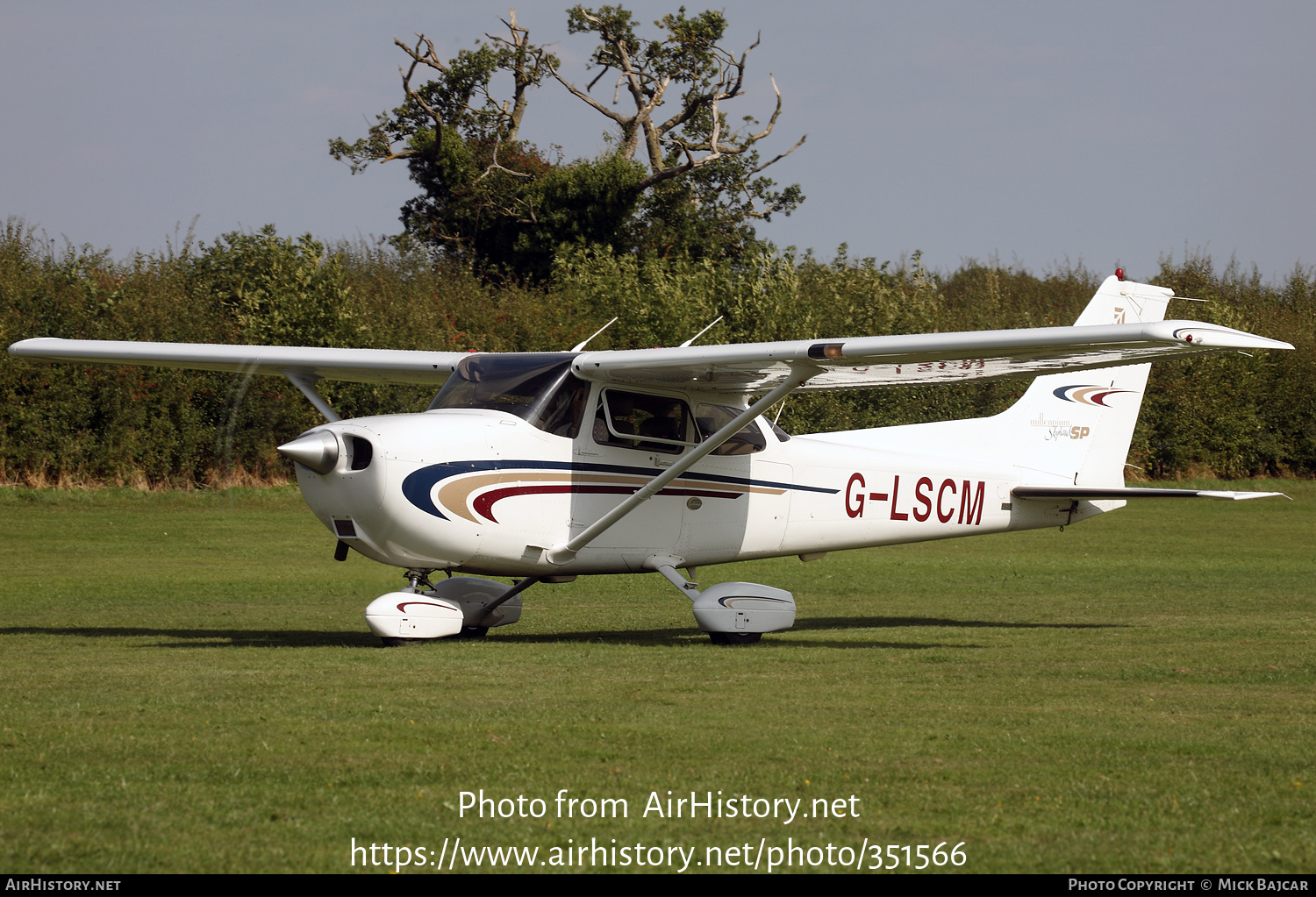 Aircraft Photo of G-LSCM | Cessna 172S Millennium Skyhawk SP | AirHistory.net #351566