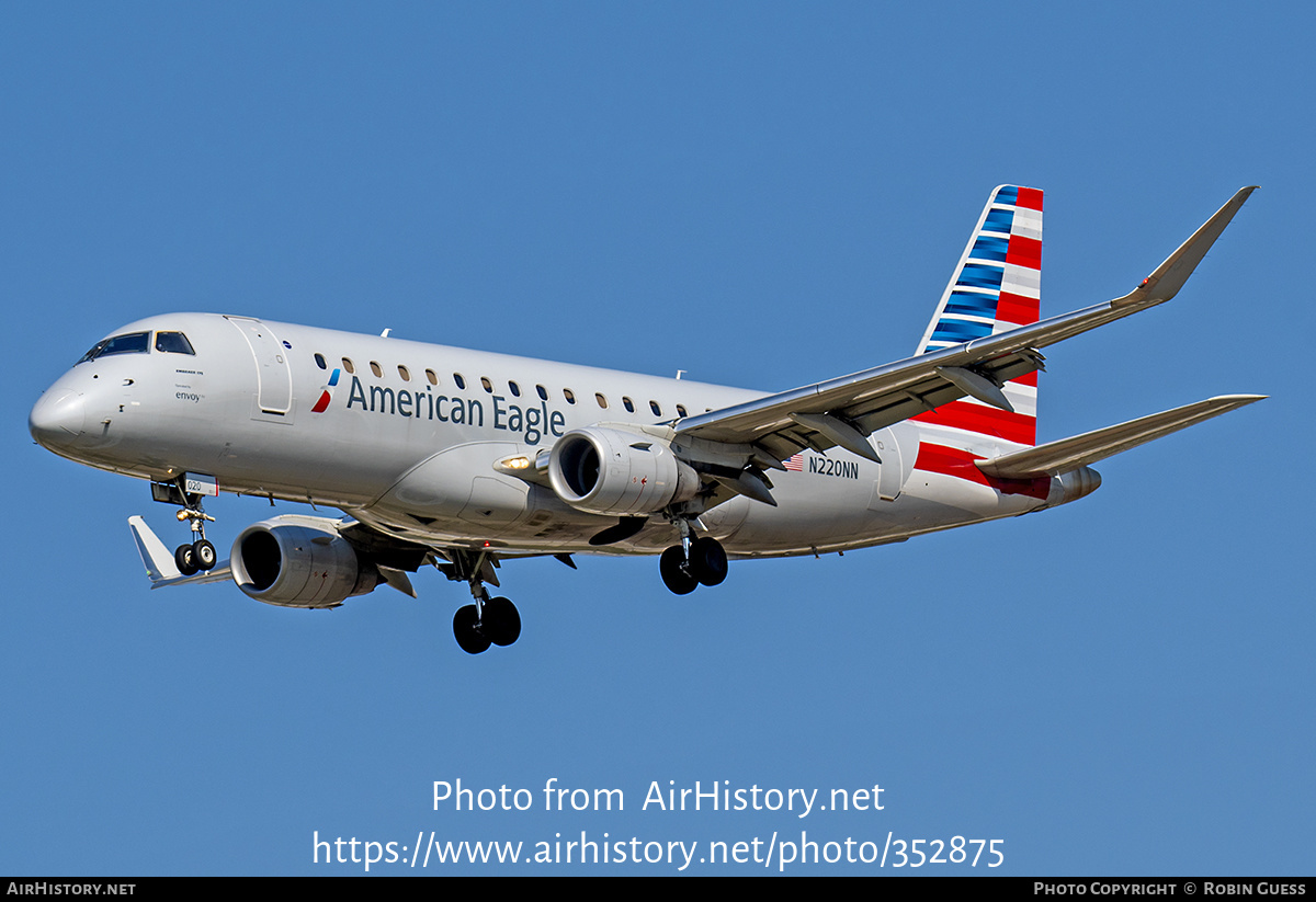Aircraft Photo of N220NN | Embraer 175LR (ERJ-170-200LR) | American Eagle | AirHistory.net #352875