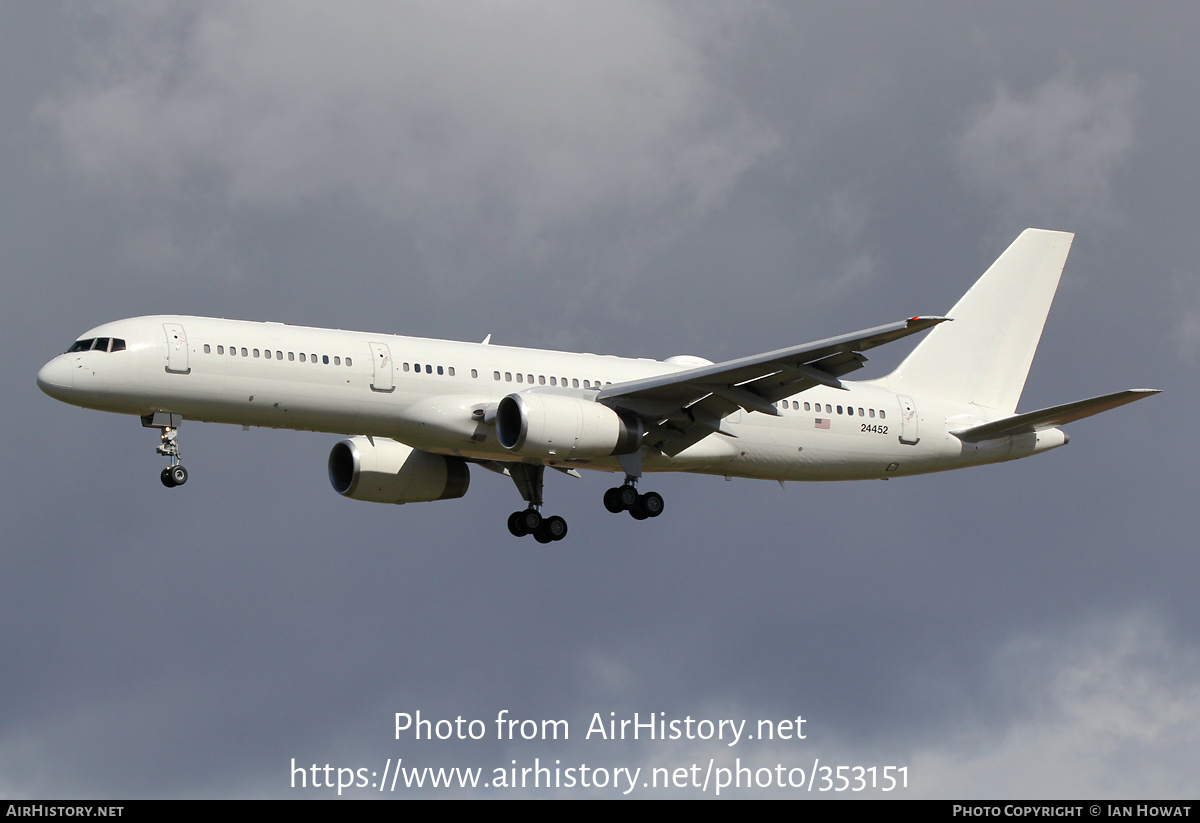 Aircraft Photo of 02-4452 / 24452 | Boeing C-32B (757-23A) | USA - Air Force | AirHistory.net #353151