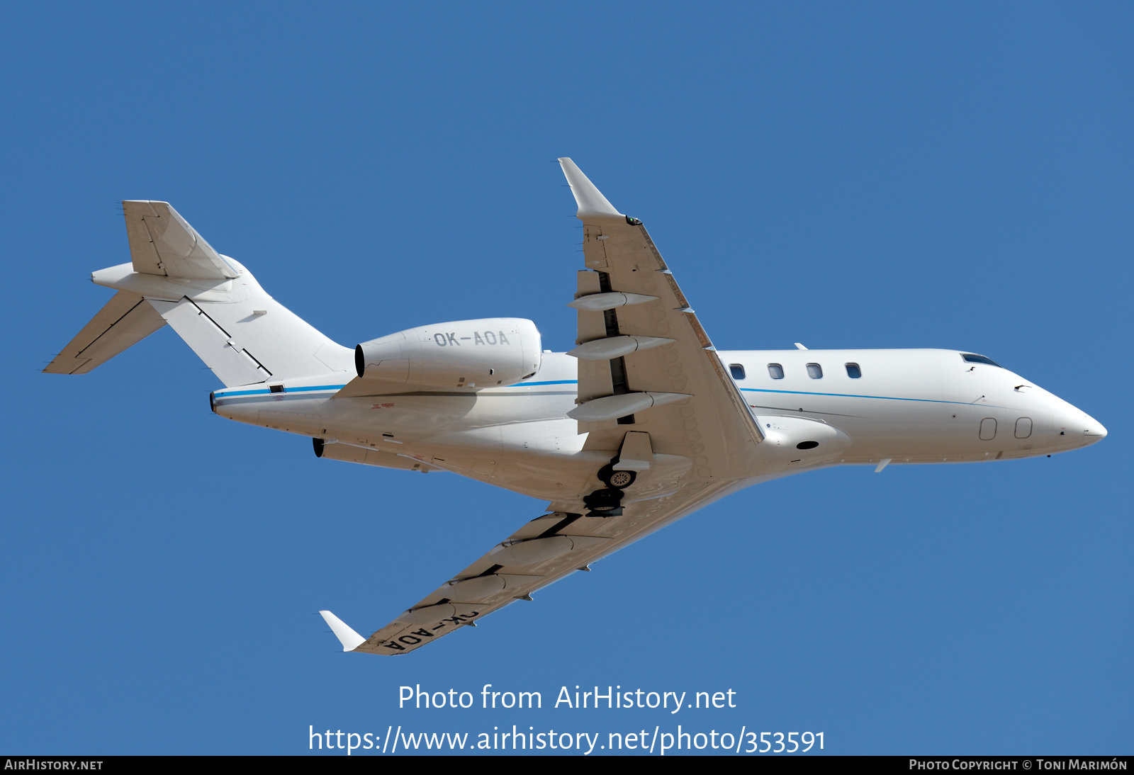 Aircraft Photo of OK-AOA | Bombardier Challenger 300 (BD-100-1A10 ...