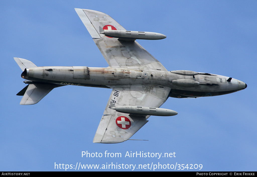 Aircraft Photo of HB-RVW / J-4203 | Hawker Hunter T68 | Switzerland - Air Force | AirHistory.net #354209