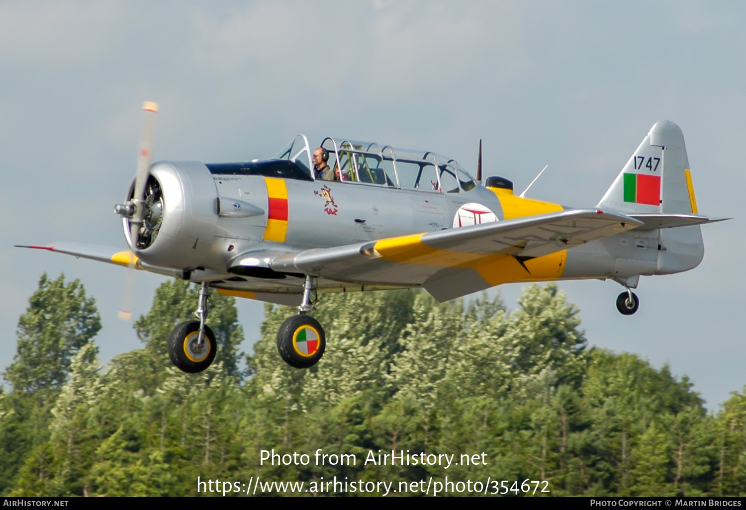 Aircraft Photo of G-BGPB / 1747 | North American T-6J Harvard Mk IV | Portugal - Air Force | AirHistory.net #354672