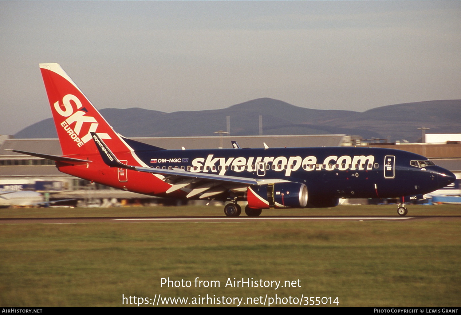 Aircraft Photo of OM-NGC | Boeing 737-76N | SkyEurope Airlines | AirHistory.net #355014