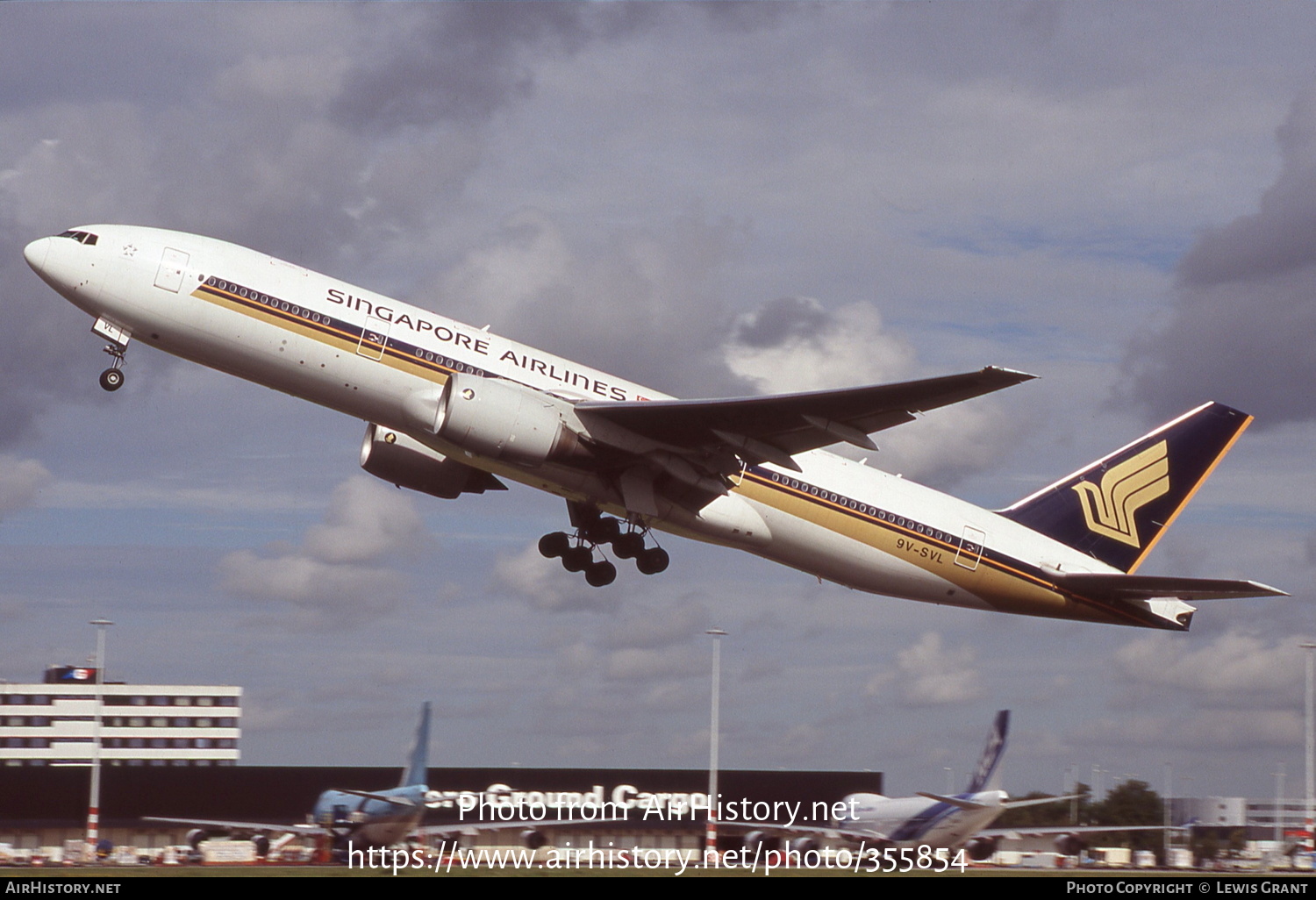 Aircraft Photo of 9V-SVL | Boeing 777-212/ER | Singapore Airlines | AirHistory.net #355854