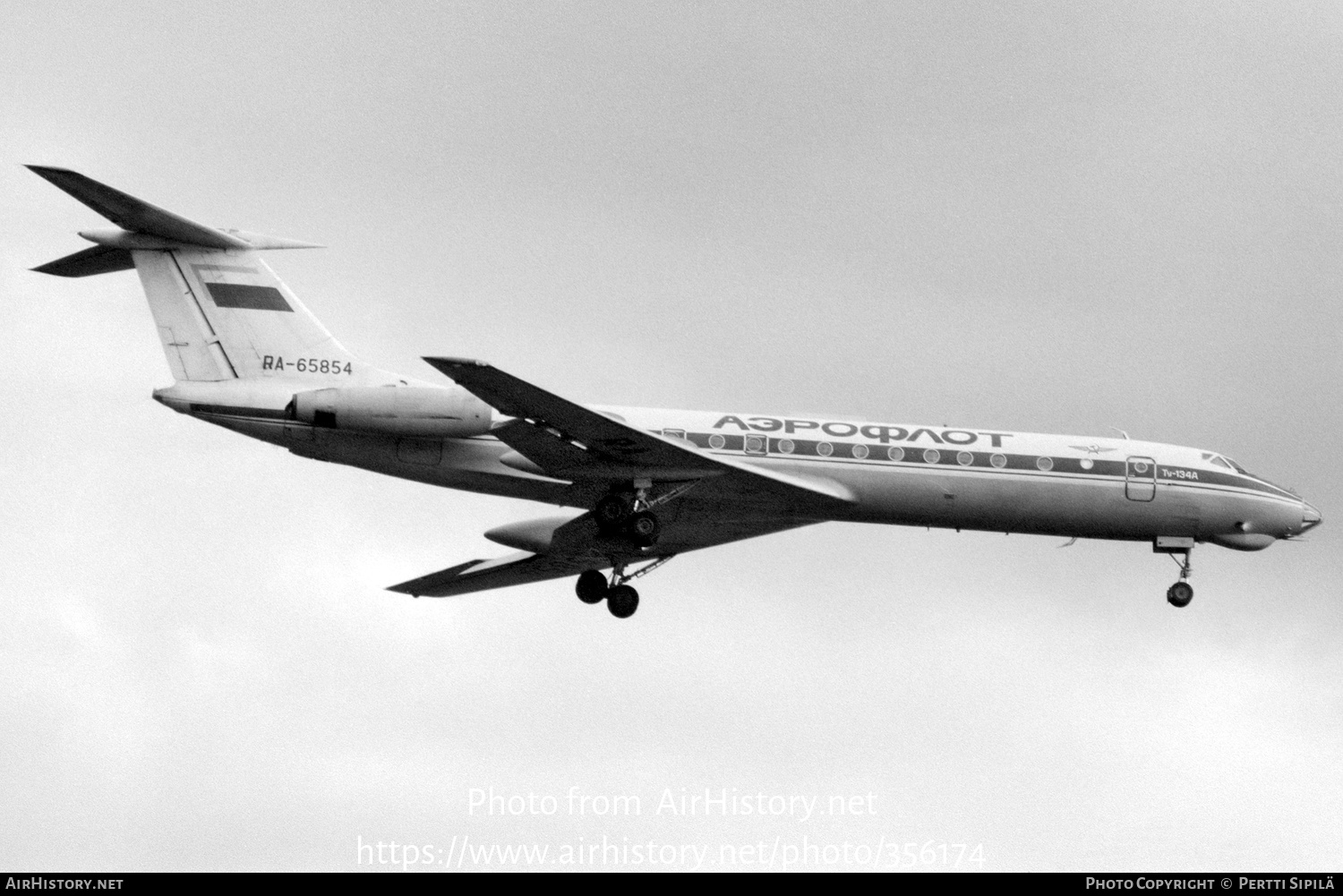 Aircraft Photo of RA-65854 | Tupolev Tu-134A | Aeroflot | AirHistory.net #356174