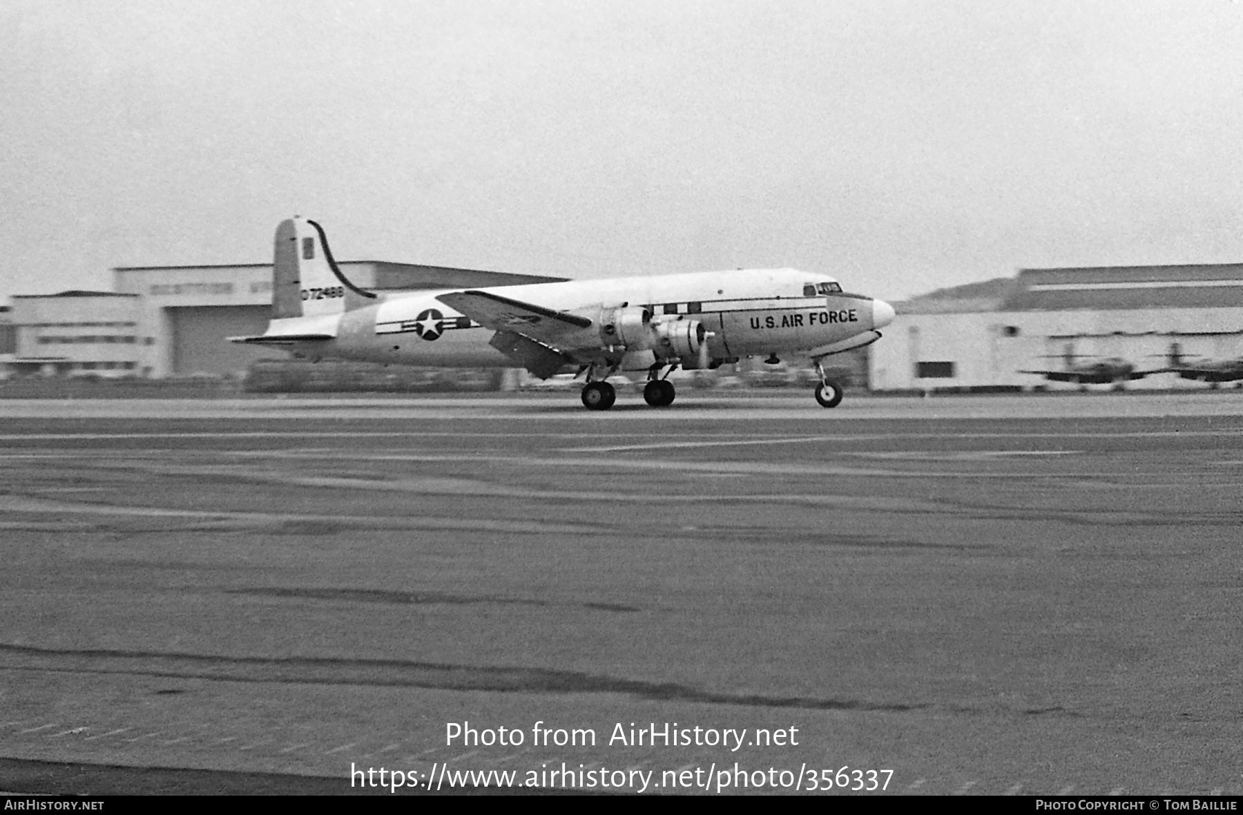 Aircraft Photo of 42-72488 / 0-72488 | Douglas C-54D Skymaster | USA - Air Force | AirHistory.net #356337