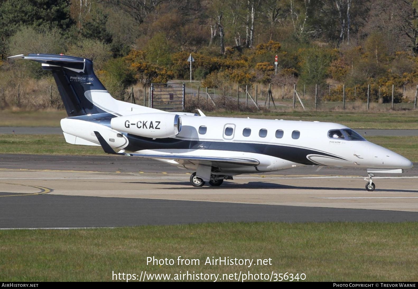 Aircraft Photo of G-CKAZ | Embraer EMB-505 Phenom 300 | AirHistory.net #356340