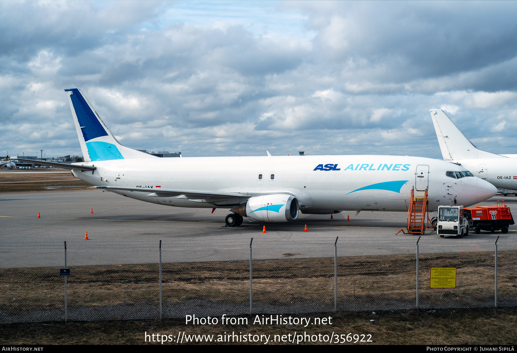 Aircraft Photo of OE-IAK | Boeing 737-4Q8(SF) | ASL Airlines | AirHistory.net #356922