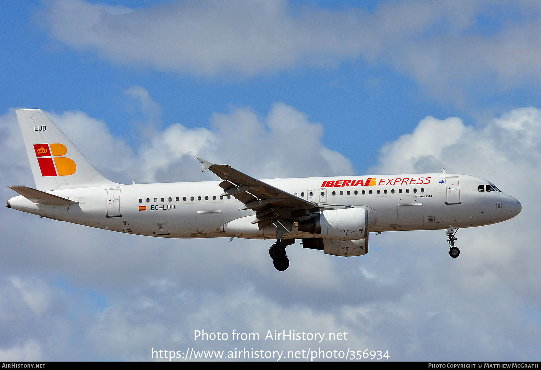 Aircraft Photo of EC-LUD | Airbus A320-214 | Iberia Express | AirHistory.net #356934