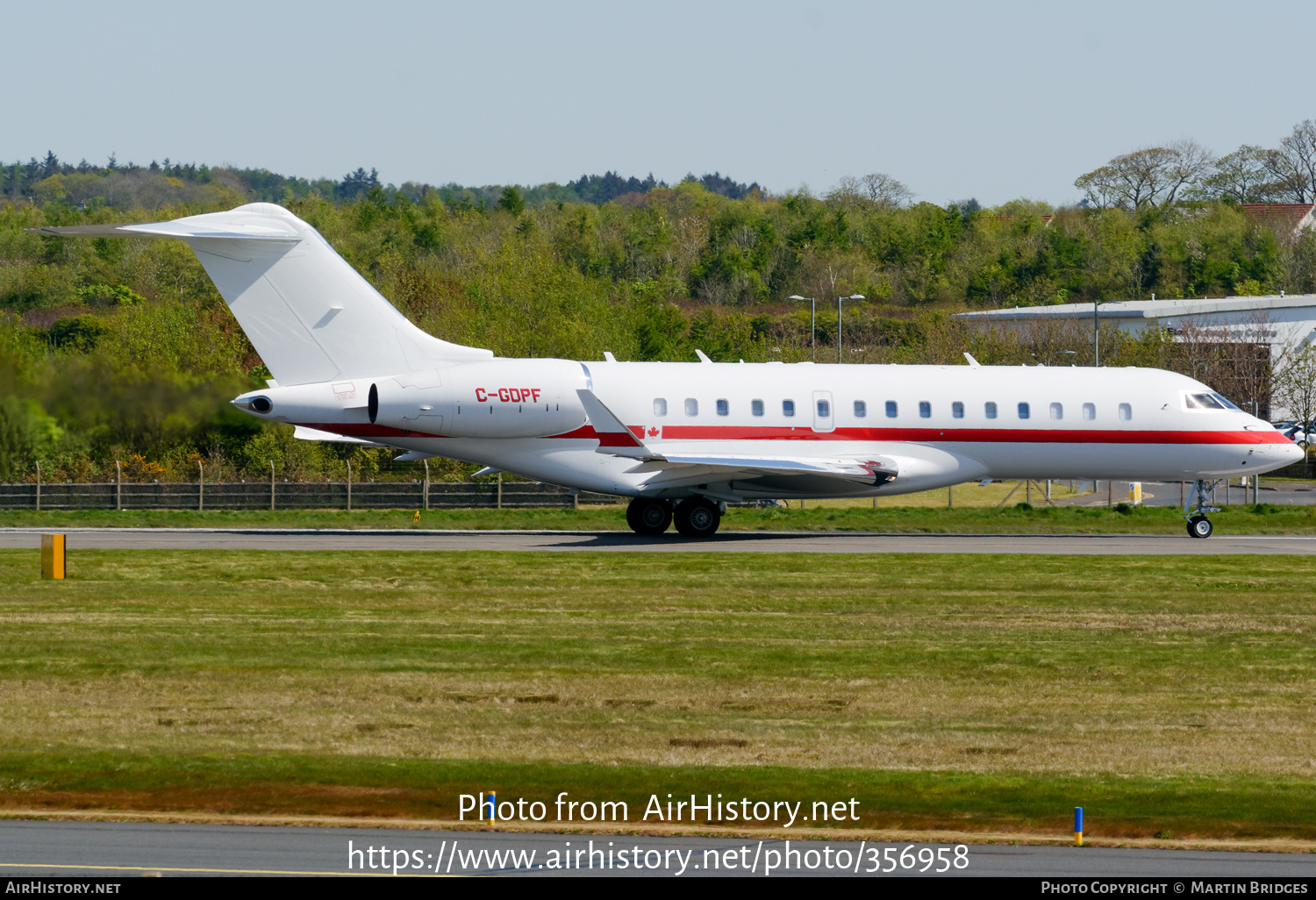 Aircraft Photo of C-GDPF | Bombardier Global Express XRS (BD-700-1A10) | AirHistory.net #356958