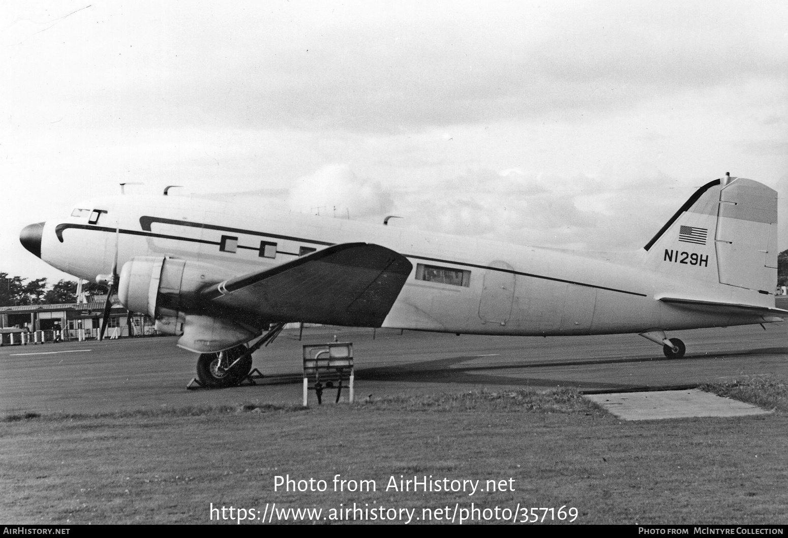 Aircraft Photo of N129H | Douglas DC-3A-197E | AirHistory.net #357169