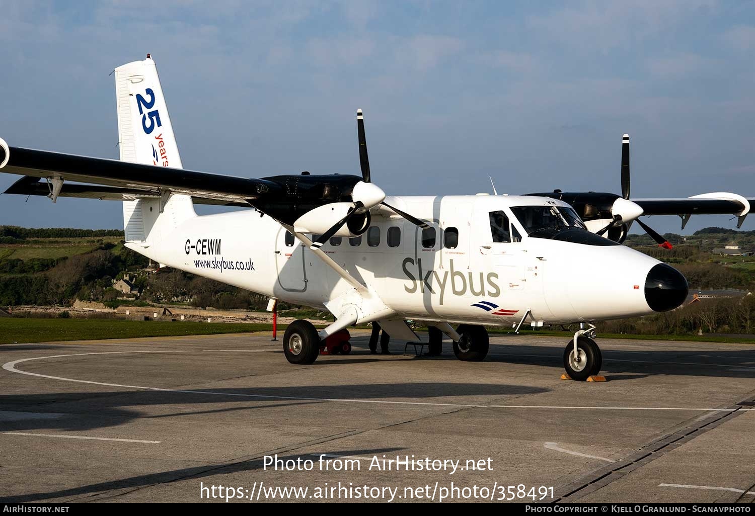 Aircraft Photo of G-CEWM | De Havilland Canada DHC-6-300 Twin Otter | Isles of Scilly Skybus | AirHistory.net #358491