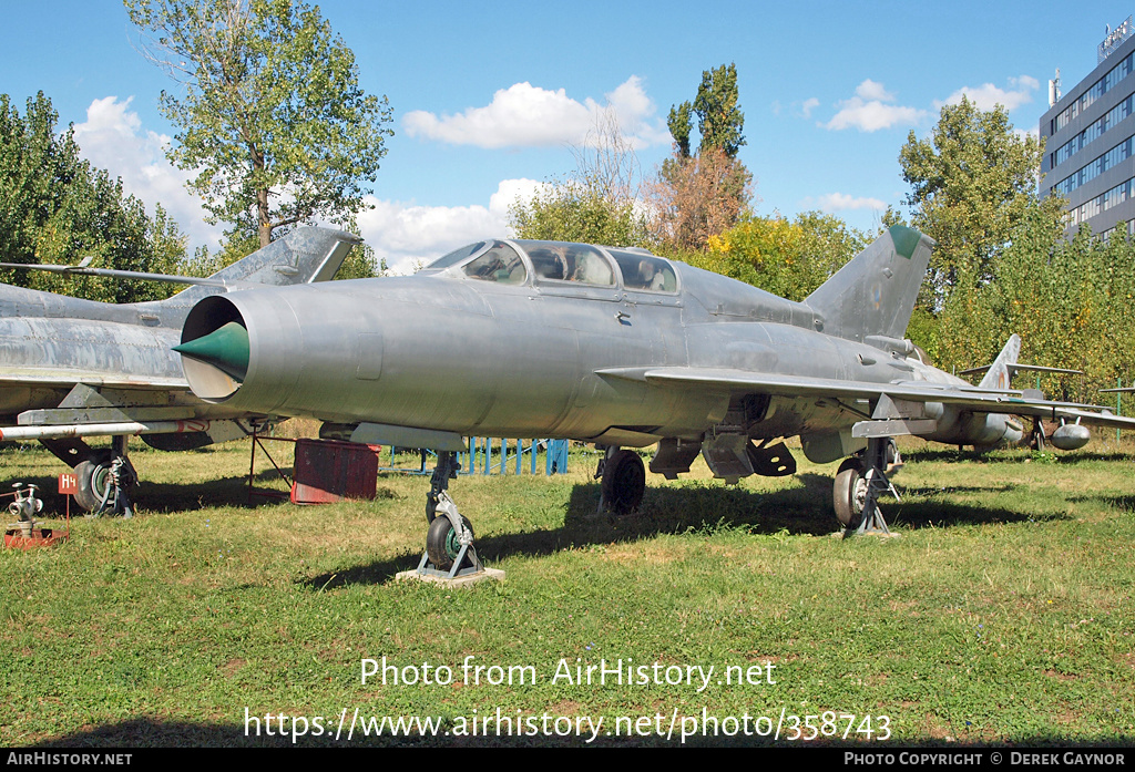 Aircraft Photo of 3910 | Mikoyan-Gurevich MiG-21US | Romania - Air Force | AirHistory.net #358743