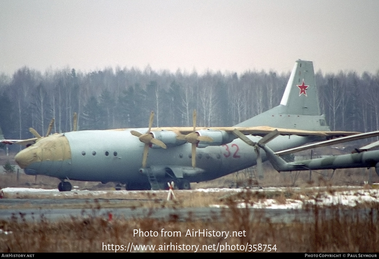 Aircraft Photo of 32 red | Antonov An-12... | Russia - Air Force | AirHistory.net #358754