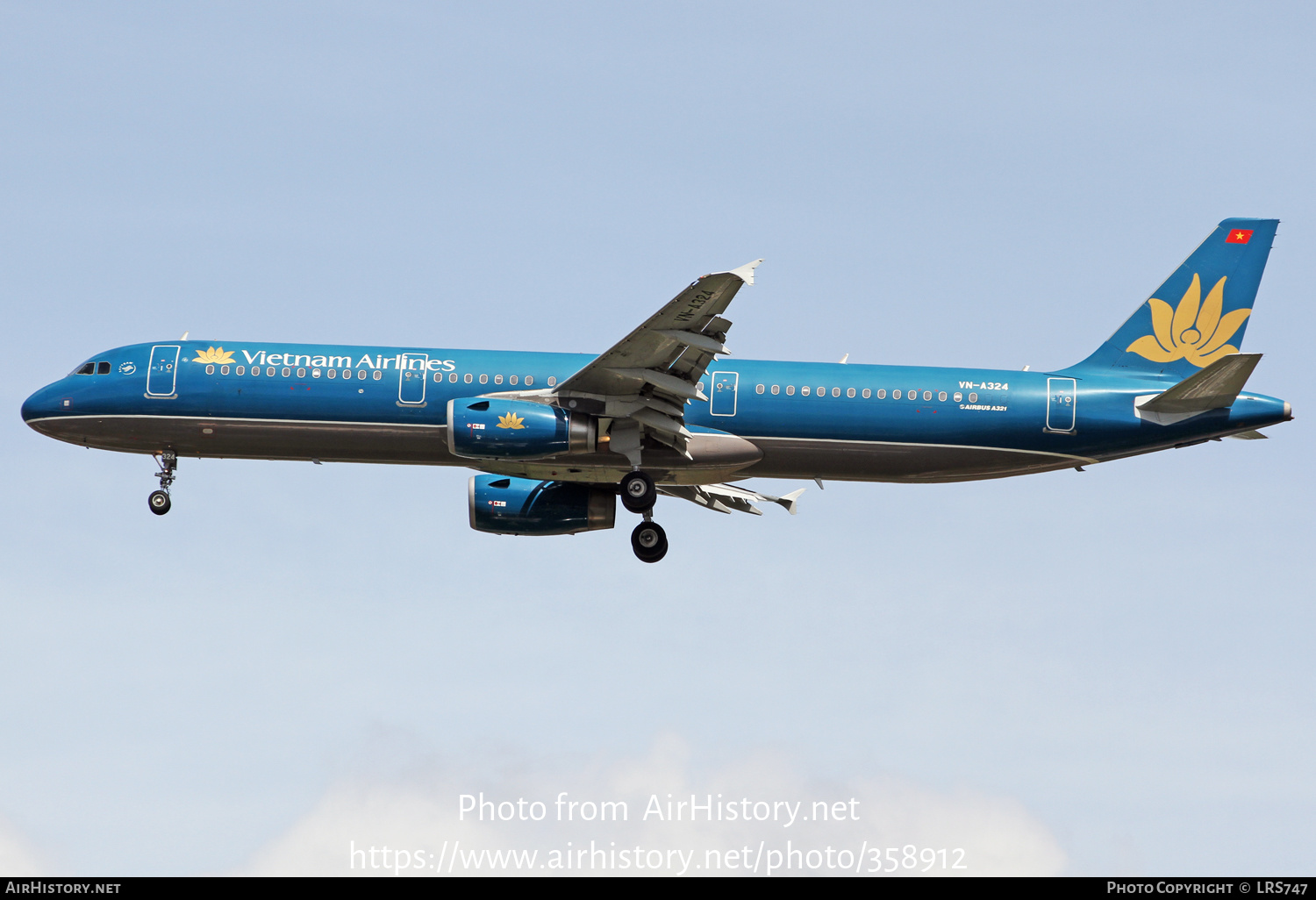 Aircraft Photo of VN-A324 | Airbus A321-231 | Vietnam Airlines ...