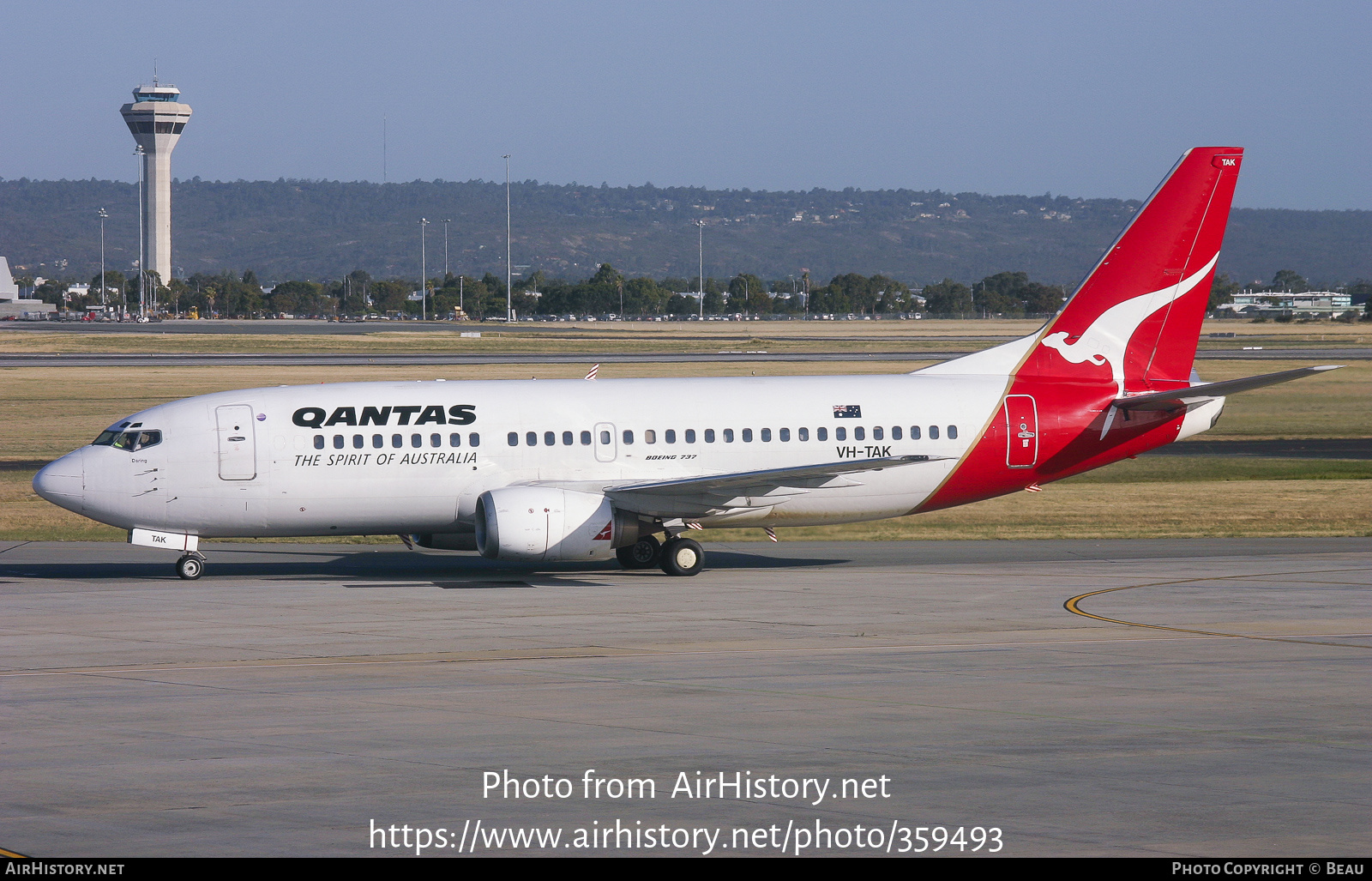 Aircraft Photo of VH-TAK | Boeing 737-376 | Qantas | AirHistory.net #359493