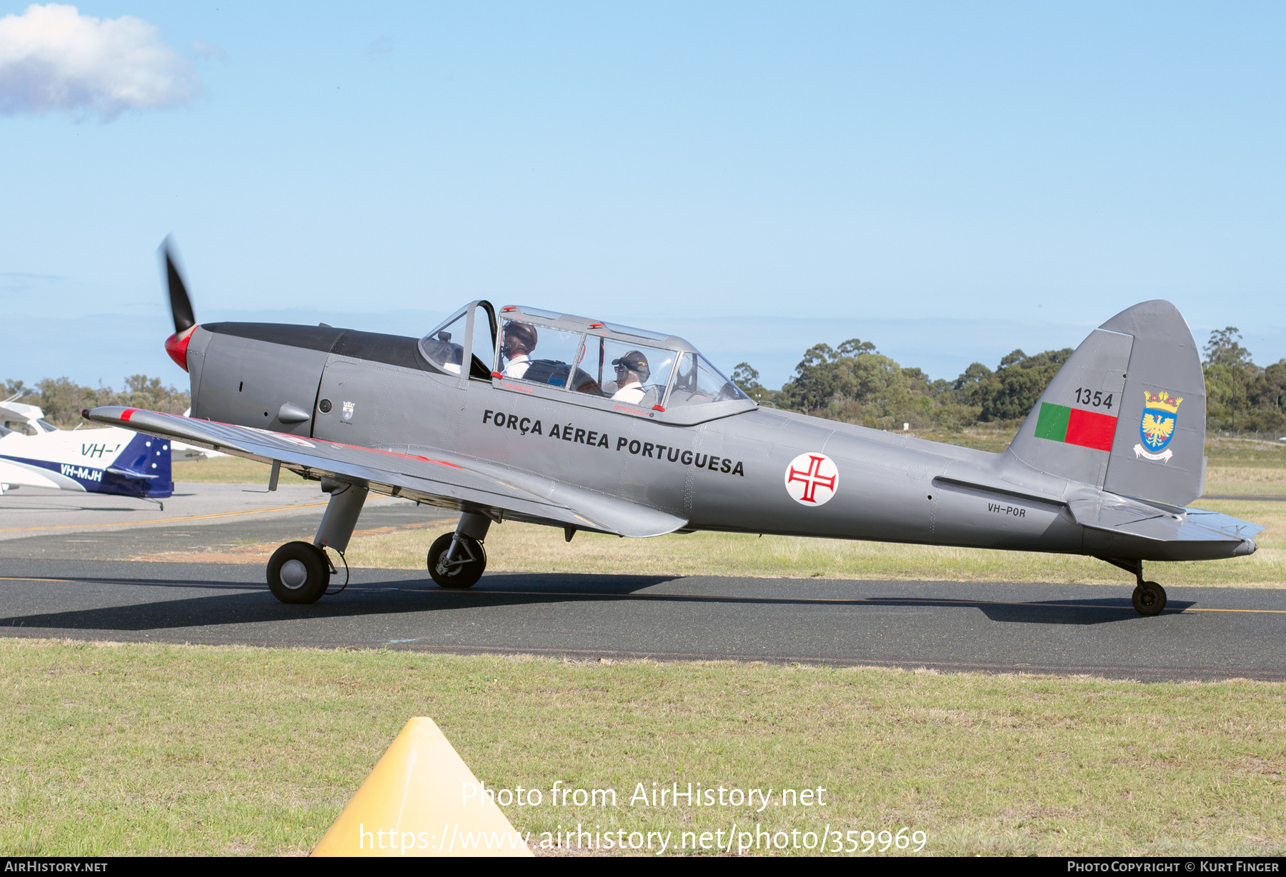 Aircraft Photo of VH-POR / 1354 | De Havilland Canada DHC-1 Chipmunk T10 | Portugal - Air Force | AirHistory.net #359969