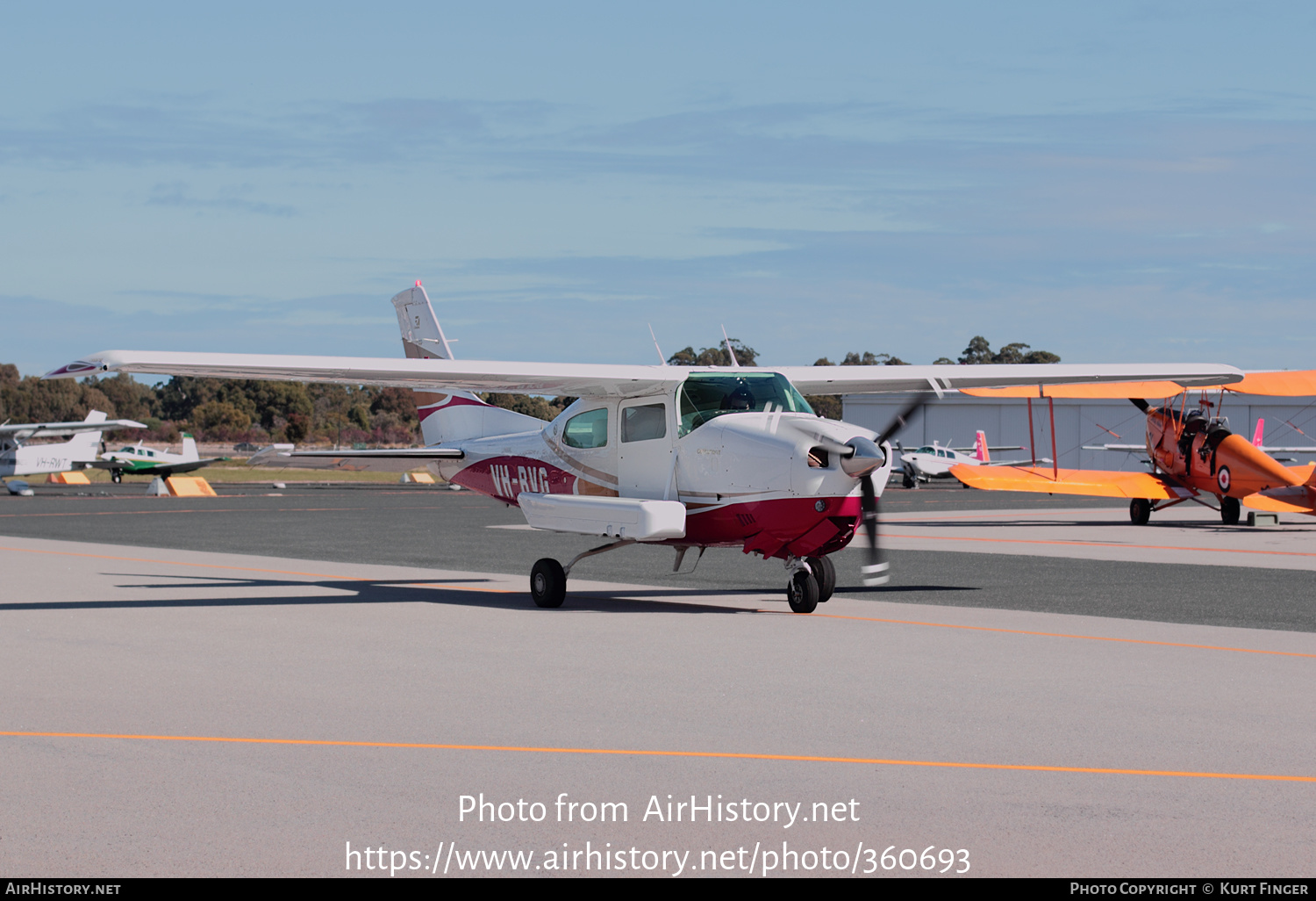 Aircraft Photo of VH-BVG | Cessna 210N Centurion | AirHistory.net #360693