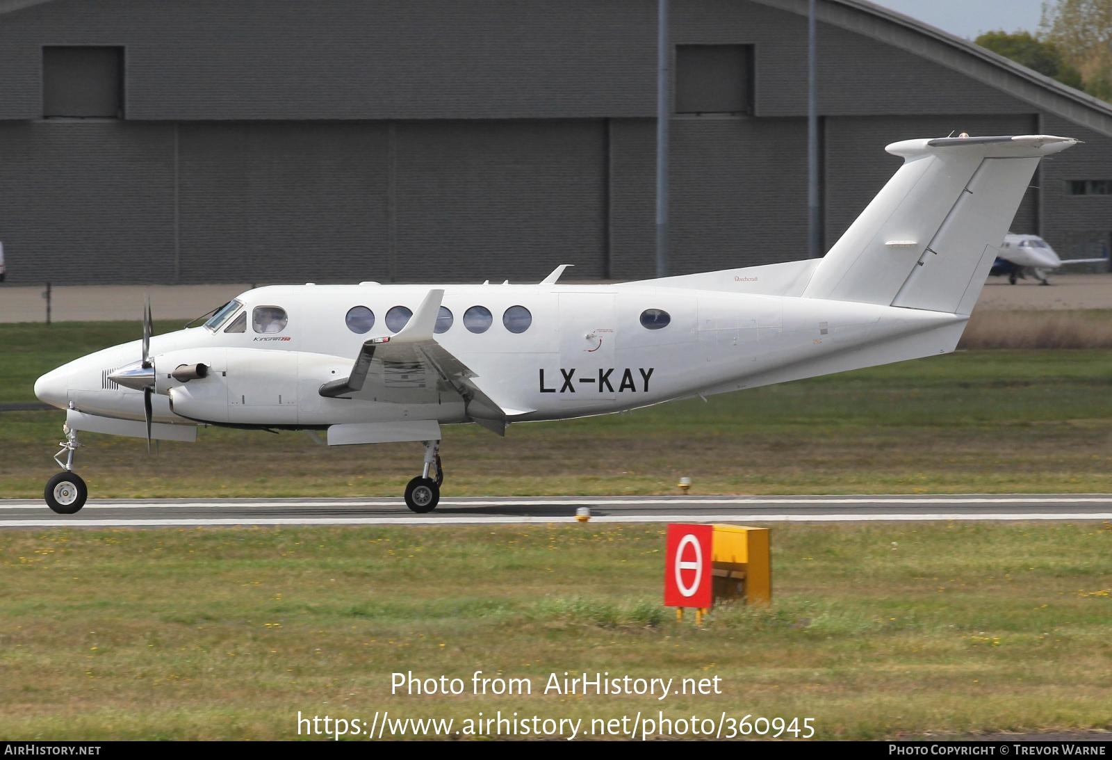 Aircraft Photo of LX-KAY | Beechcraft 250 King Air (200GT) | AirHistory.net #360945