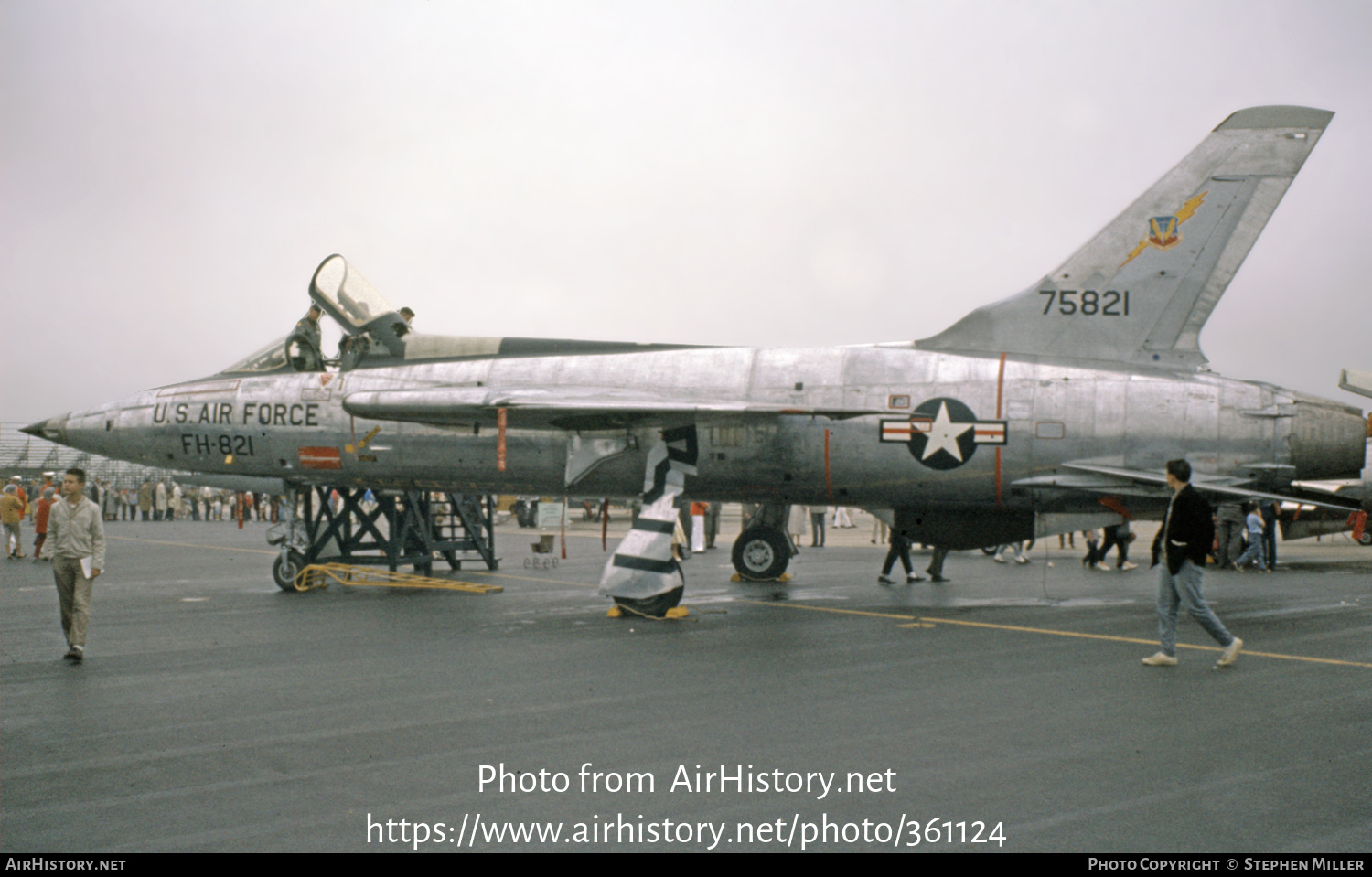 Aircraft Photo of 57-5821 / 75821 | Republic JF-105B Thunderchief | USA - Air Force | AirHistory.net #361124