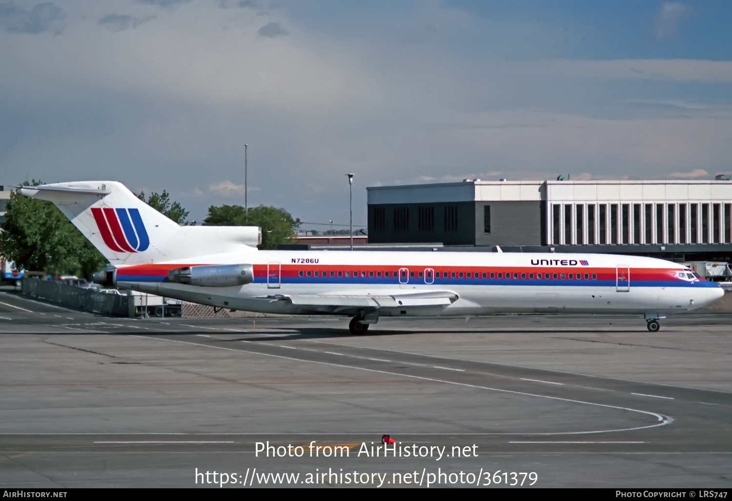 Aircraft Photo of N7286U | Boeing 727-222/Adv | United Airlines | AirHistory.net #361379