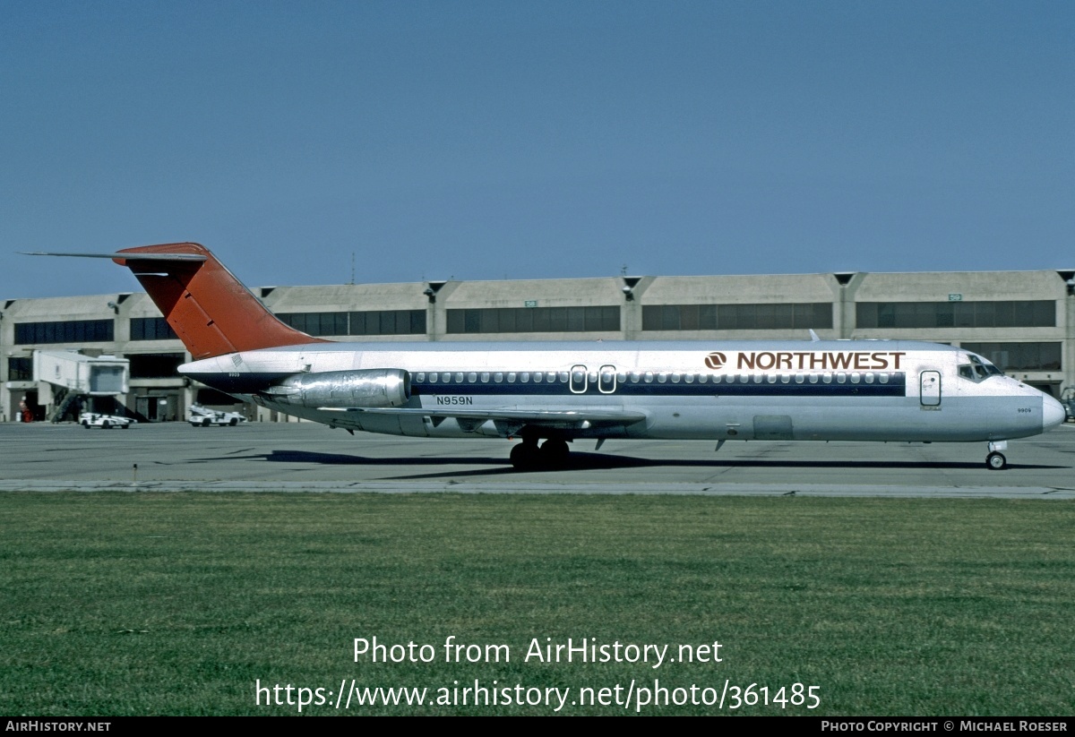 Aircraft Photo of N959N | McDonnell Douglas DC-9-31 | Northwest Airlines | AirHistory.net #361485