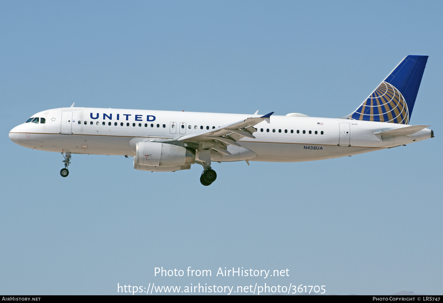 Aircraft Photo of N438UA | Airbus A320-232 | United Airlines | AirHistory.net #361705