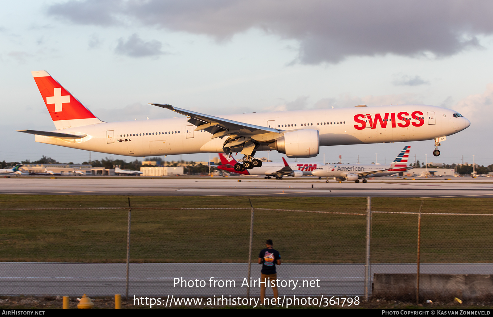 Aircraft Photo of HB-JNA | Boeing 777-3DE/ER | Swiss International Air Lines | AirHistory.net #361798