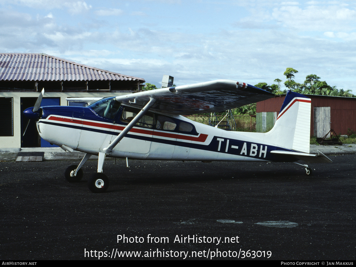 Aircraft Photo of TI-ABH | Cessna 180D | AirHistory.net #363019