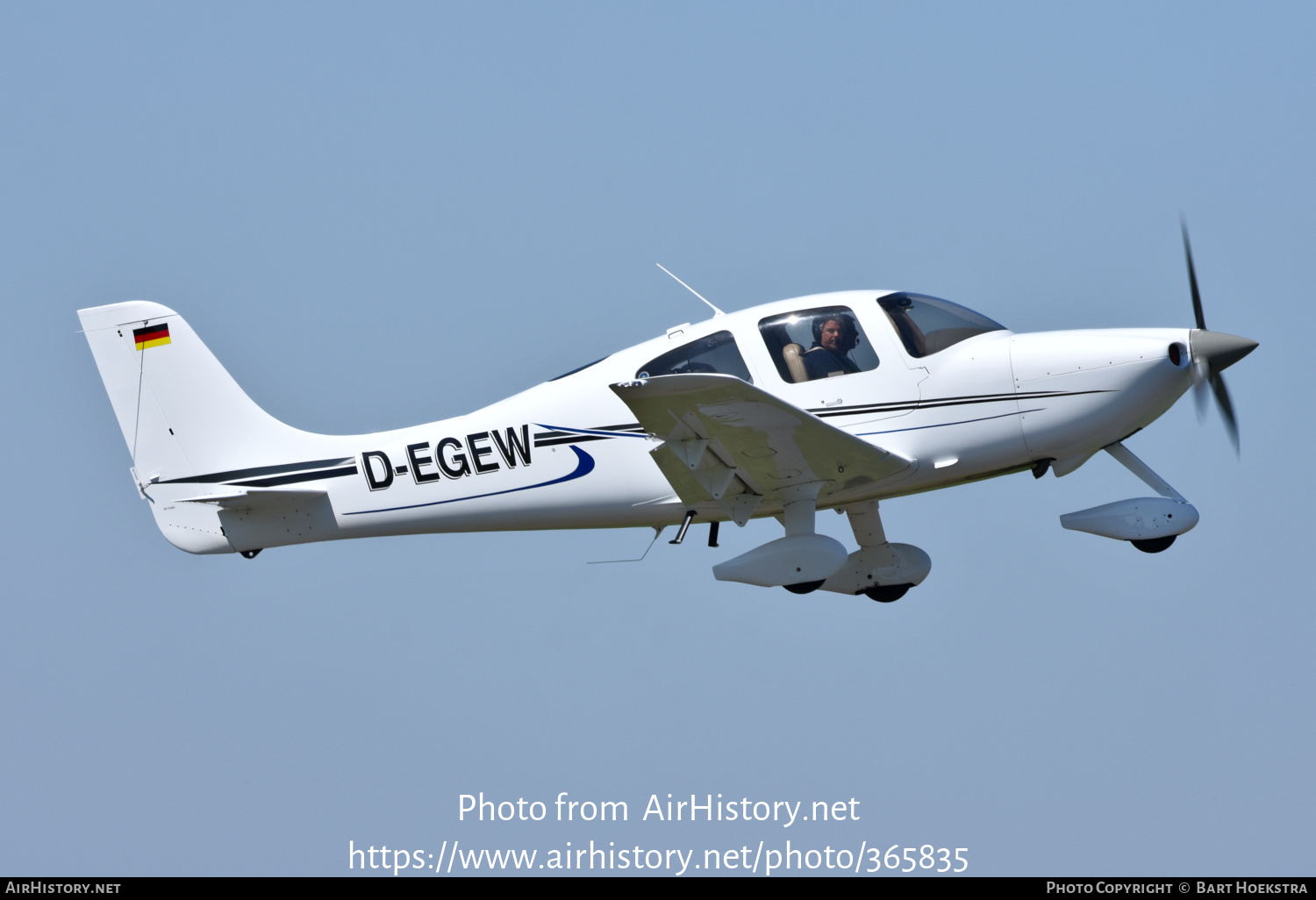 Aircraft Photo of D-EGEW | Cirrus SR-22 G1 | AirHistory.net #365835