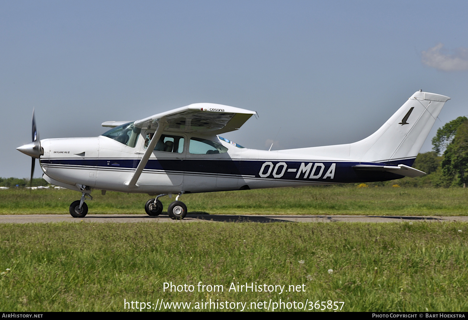 Aircraft Photo of OO-MDA | Cessna R182 Skylane RG | AirHistory.net #365857