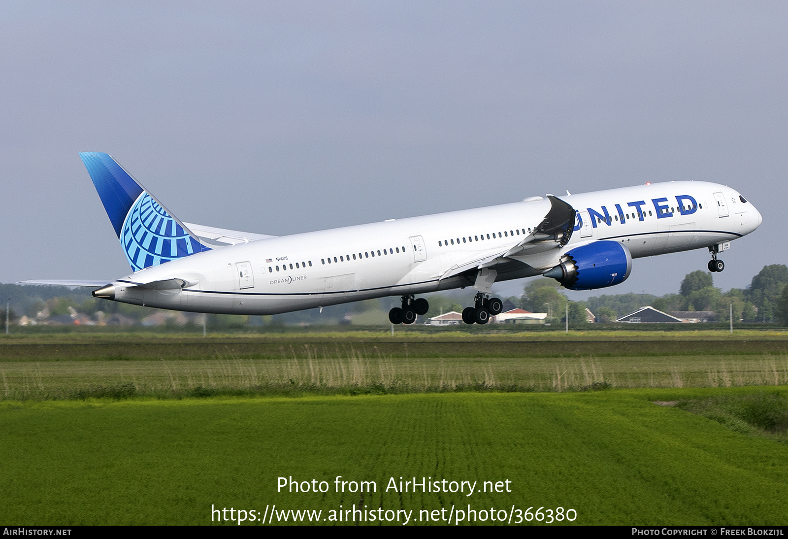 Aircraft Photo of N14011 | Boeing 787-10 Dreamliner | United Airlines | AirHistory.net #366380