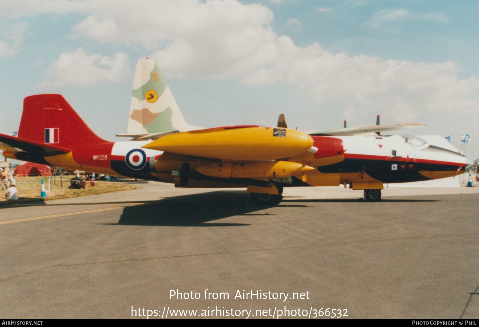 Aircraft Photo of WK128 | English Electric Canberra B(TT)2 | UK - Air Force | AirHistory.net #366532