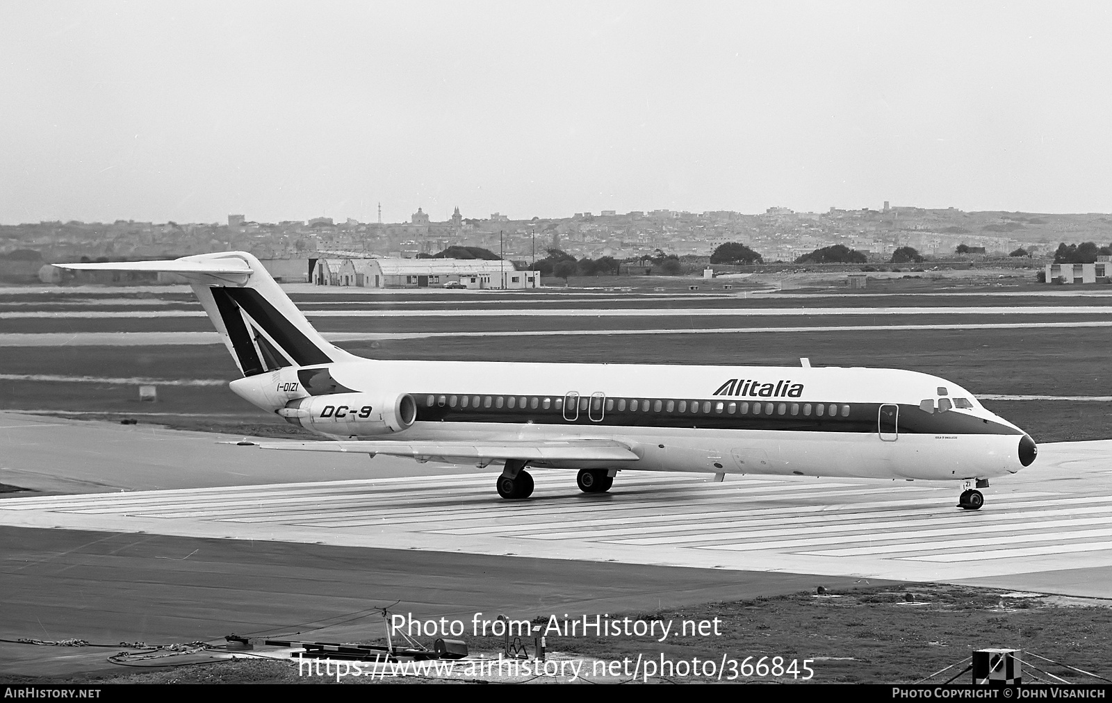 Aircraft Photo of I-DIZI | McDonnell Douglas DC-9-32 | Alitalia | AirHistory.net #366845