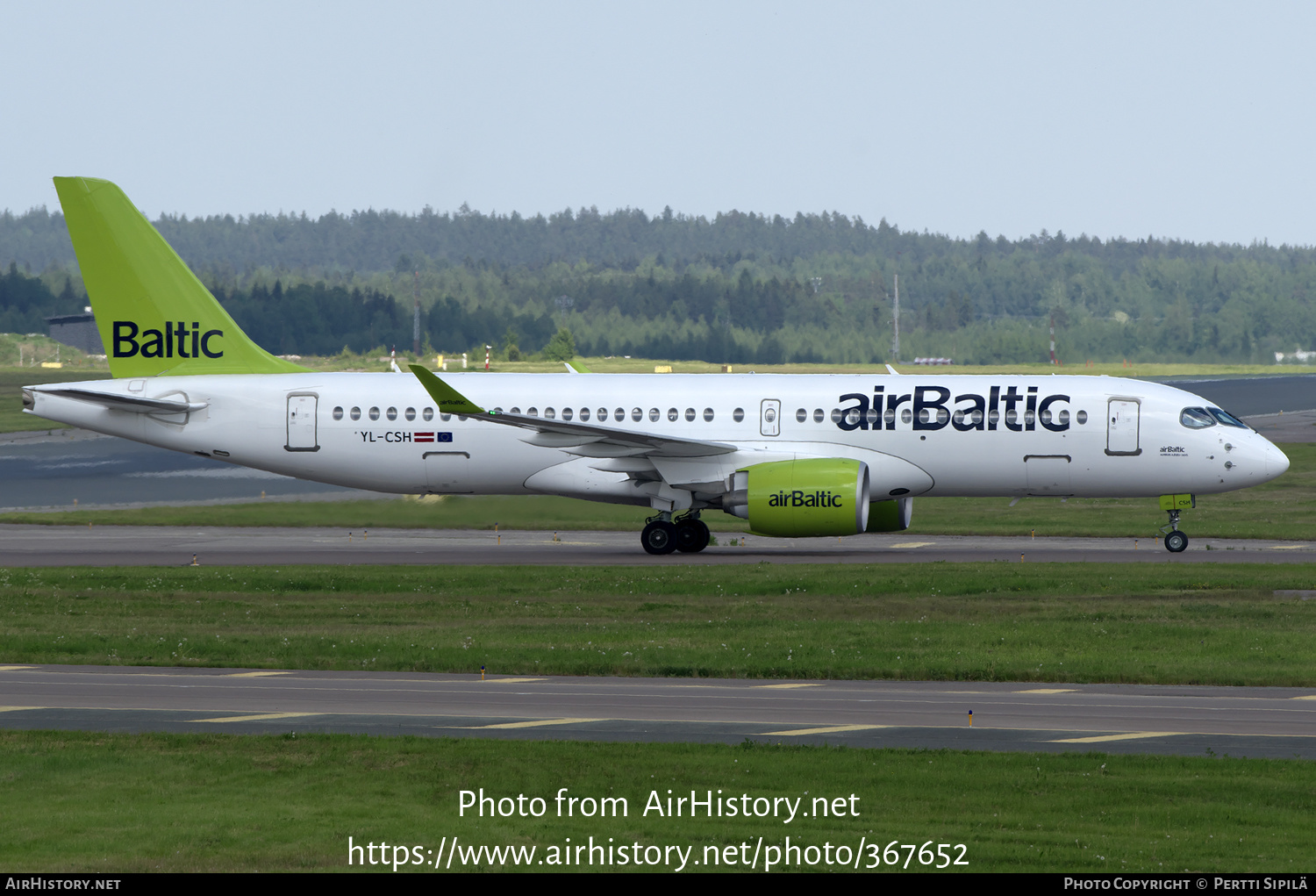 Aircraft Photo of YL-CSH | Bombardier CSeries CS300 (BD-500-1A11) | AirBaltic | AirHistory.net #367652