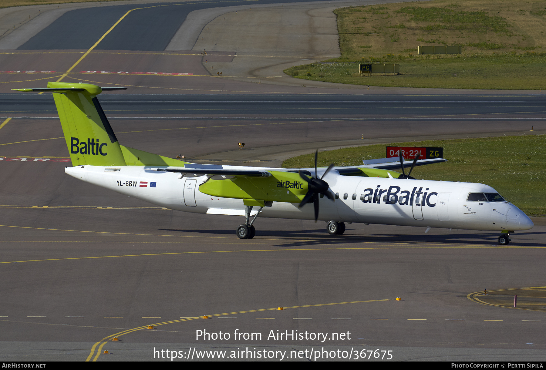 Aircraft Photo of YL-BBW | Bombardier DHC-8-402 Dash 8 | AirBaltic | AirHistory.net #367675