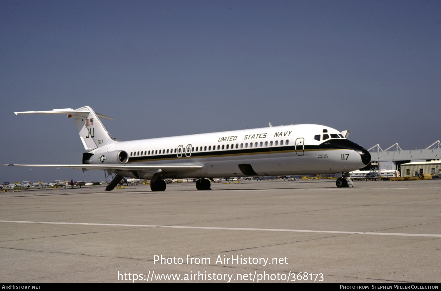 Aircraft Photo of 159117 / 9117 | McDonnell Douglas C-9B Skytrain II | USA - Navy | AirHistory.net #368173