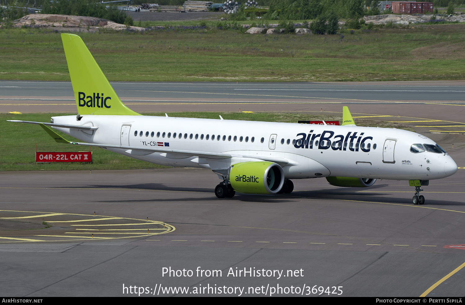 Aircraft Photo of YL-CSI | Bombardier CSeries CS300 (BD-500-1A11) | AirBaltic | AirHistory.net #369425