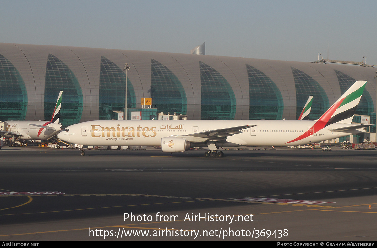 Aircraft Photo of A6-EMW | Boeing 777-31H/ER | Emirates | AirHistory.net #369438