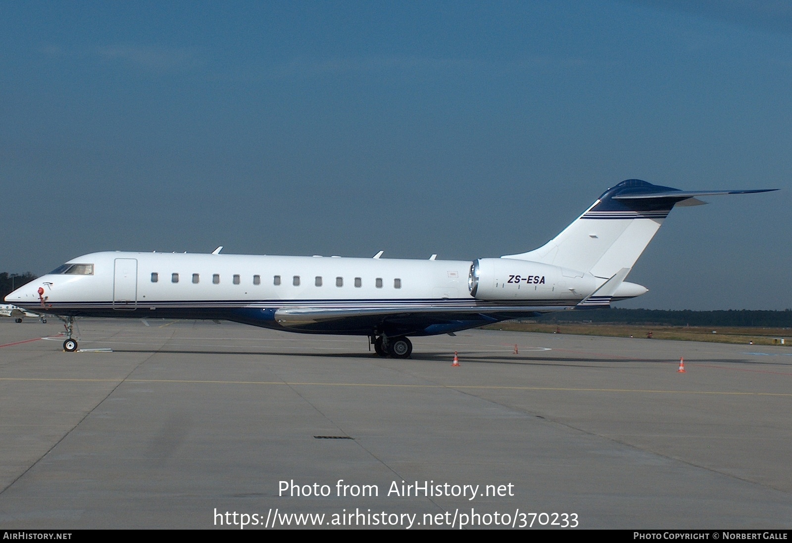 Aircraft Photo of ZS-ESA | Bombardier Global Express (BD-700-1A10) | AirHistory.net #370233