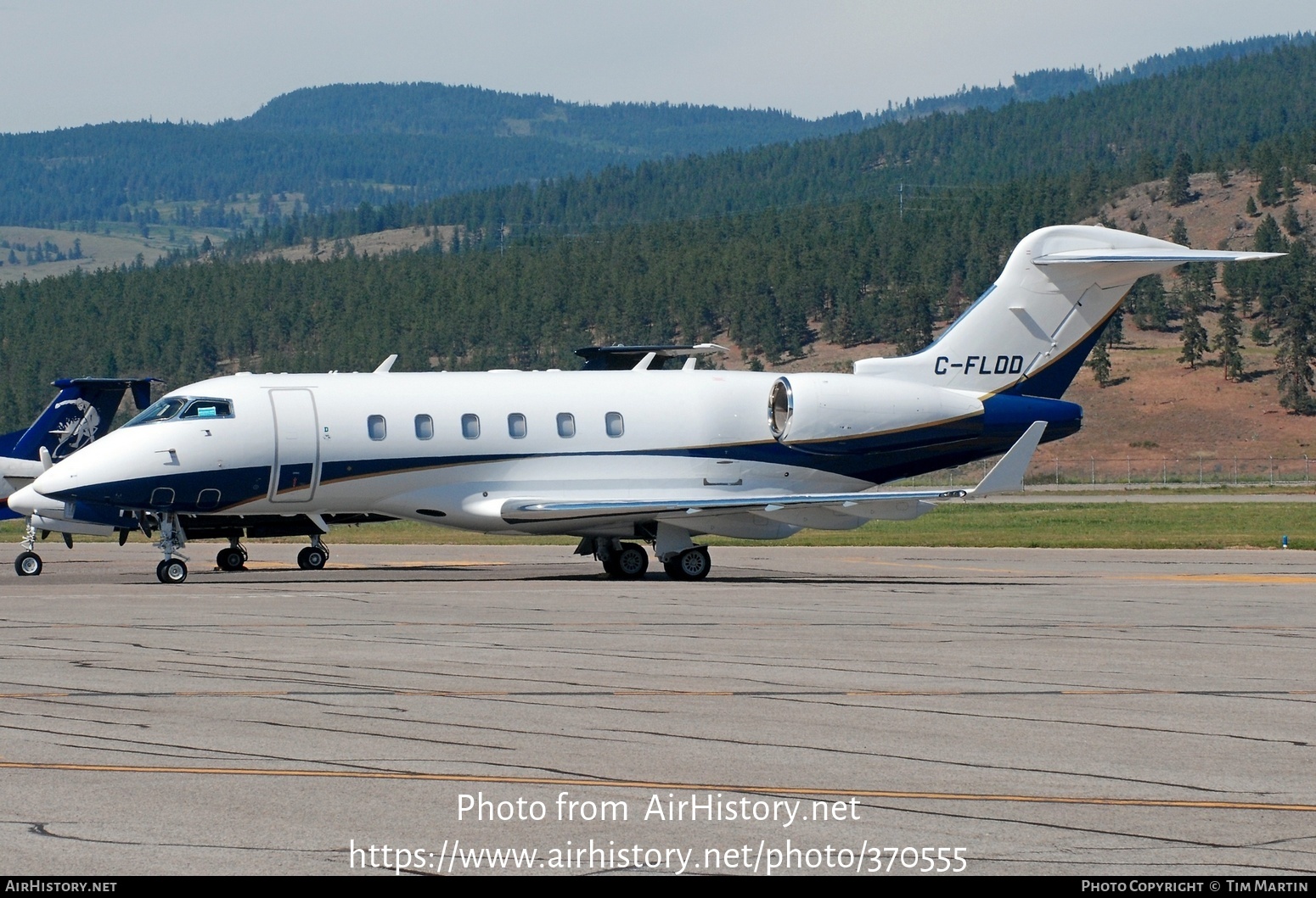 Aircraft Photo of C-FLDD | Bombardier Challenger 300 (BD-100-1A10) | AirHistory.net #370555