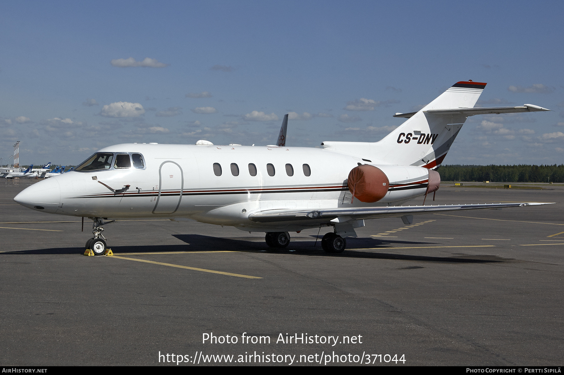 Aircraft Photo of CS-DNV | Raytheon Hawker 800XP | AirHistory.net #371044