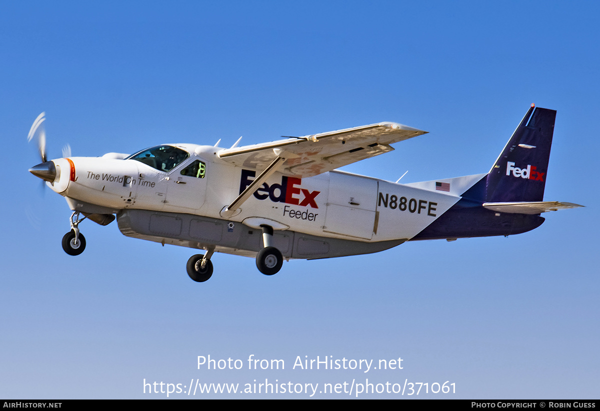 Aircraft Photo of N880FE | Cessna 208B Super Cargomaster | FedEx Feeder | AirHistory.net #371061