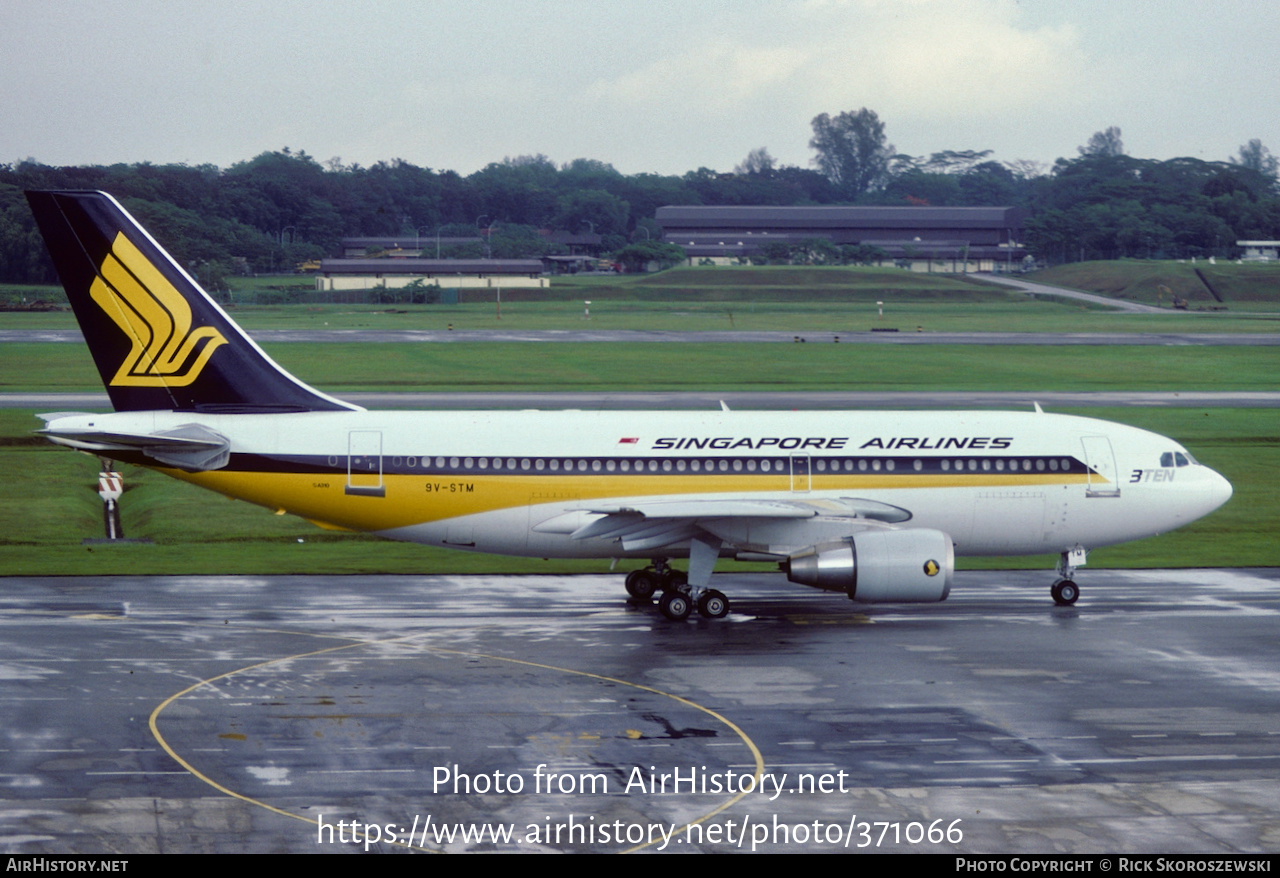 Aircraft Photo of 9V-STM | Airbus A310-222 | Singapore Airlines | AirHistory.net #371066