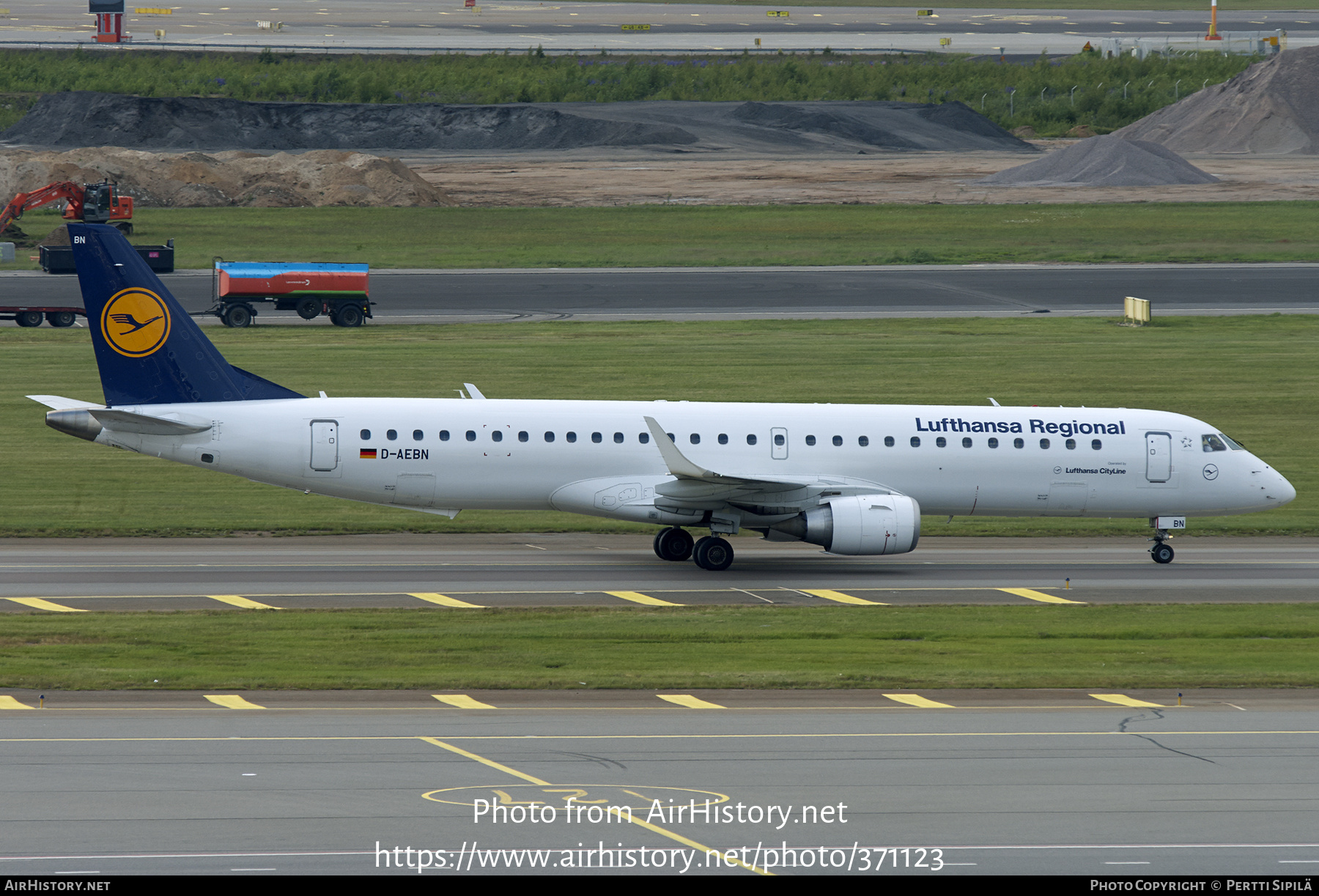 Aircraft Photo of D-AEBN | Embraer 195LR (ERJ-190-200LR) | Lufthansa Regional | AirHistory.net #371123