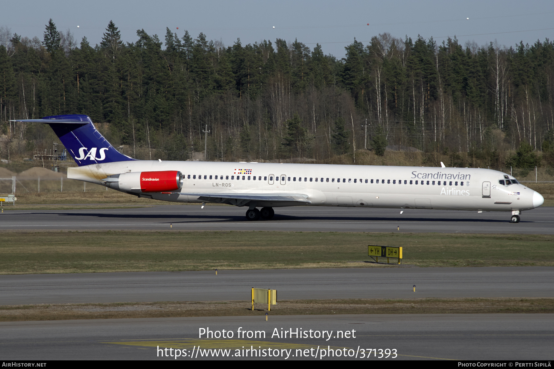 Aircraft Photo of LN-ROS | McDonnell Douglas MD-82 (DC-9-82) | Scandinavian Airlines - SAS | AirHistory.net #371393