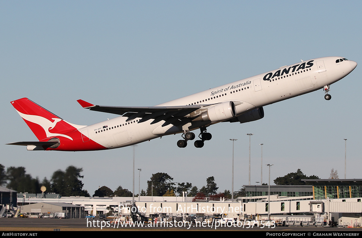 Aircraft Photo of VH-QPF | Airbus A330-303 | Qantas | AirHistory.net #371543