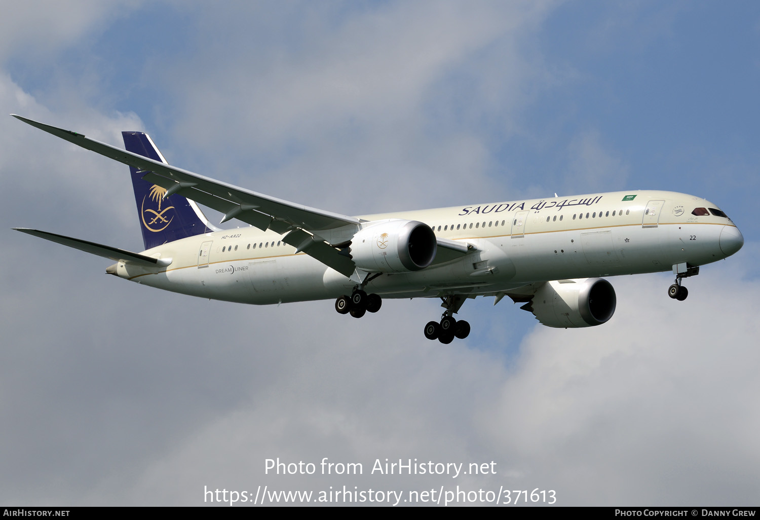 Aircraft Photo of HZ-AR22 | Boeing 787-9 Dreamliner | Saudia - Saudi Arabian Airlines | AirHistory.net #371613