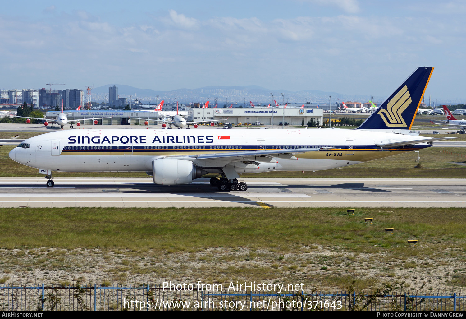 Aircraft Photo of 9V-SVM | Boeing 777-212/ER | Singapore Airlines | AirHistory.net #371643