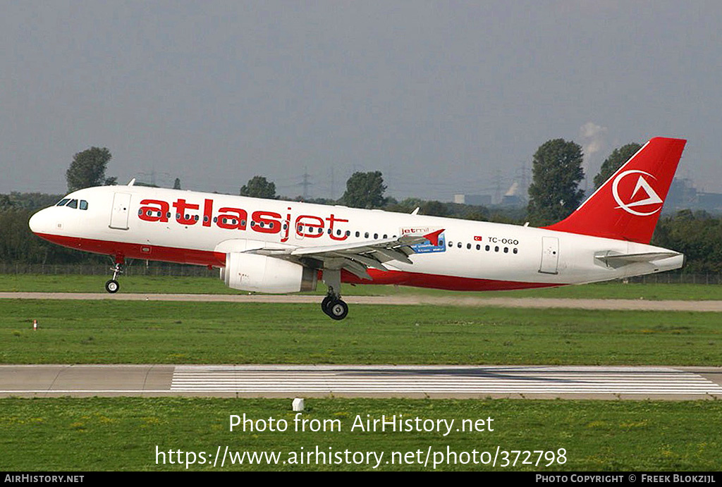 Aircraft Photo of TC-OGO | Airbus A320-232 | Atlasjet Airlines | AirHistory.net #372798